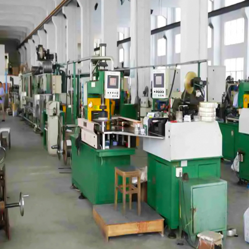 Силовой кабель с изоляцией из сшитого полиэтилена/ПВХ для номинального напряжения 0,6/1 кВ